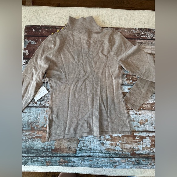 BNWT Bloomingdale's Cielo Tan Taupe Turtleneck Sweater Gold Button Details - Picture 7 of 8